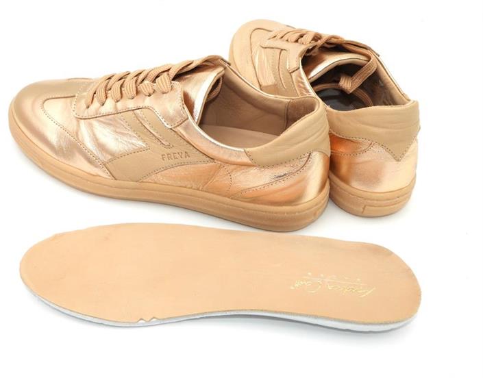 andrea-conti-goud-sneaker