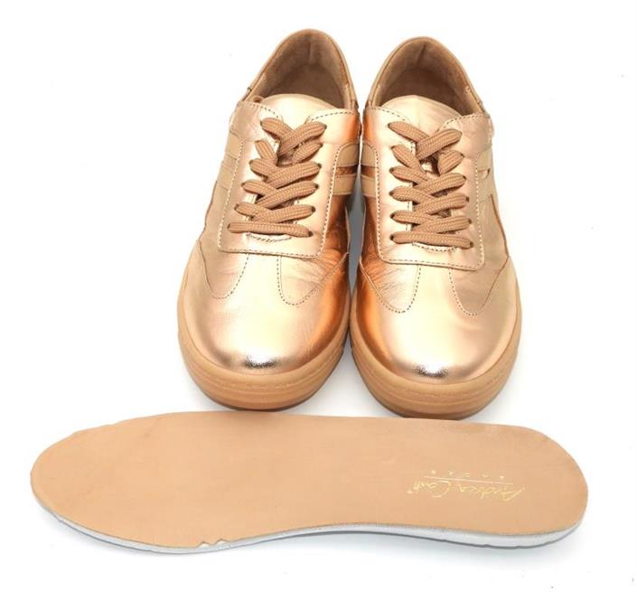 andrea-conti-goud-sneaker