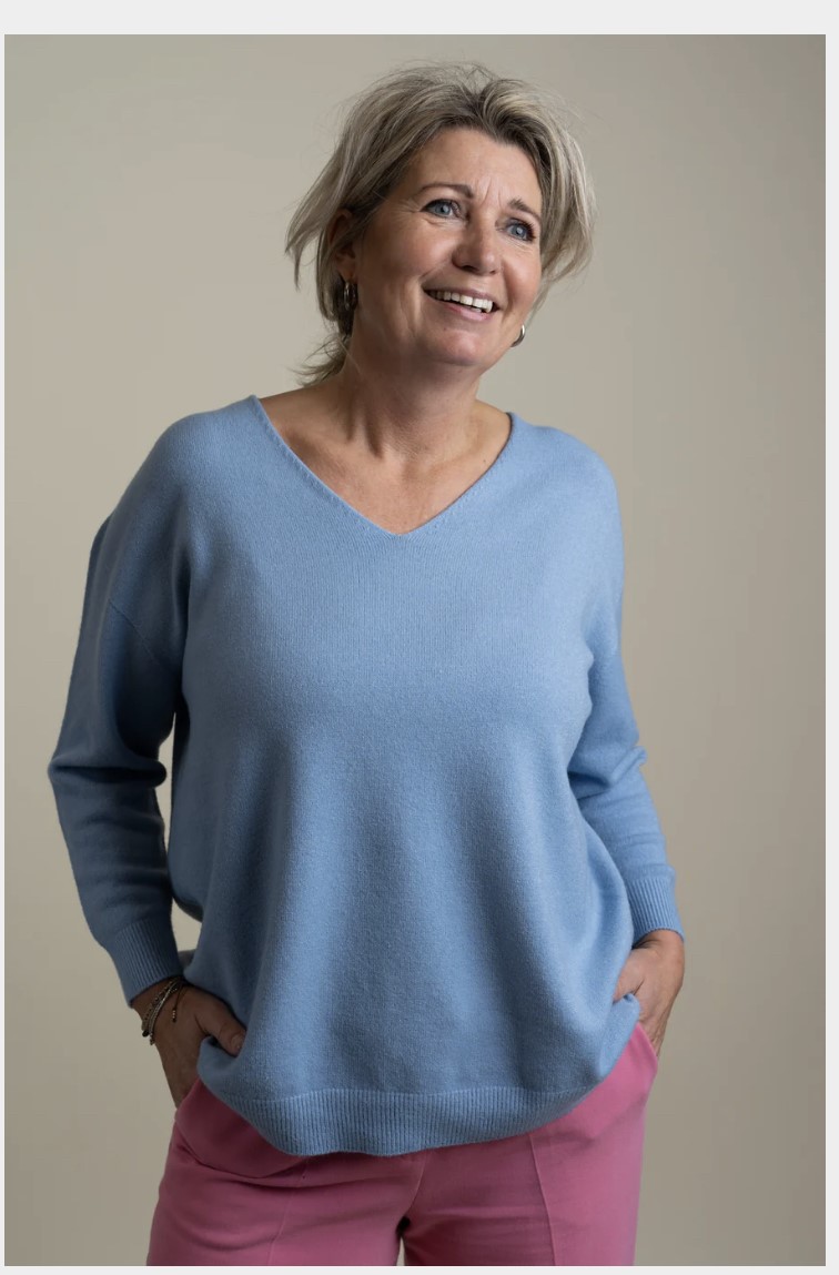 BONITA AVE Sam viscose v-neck