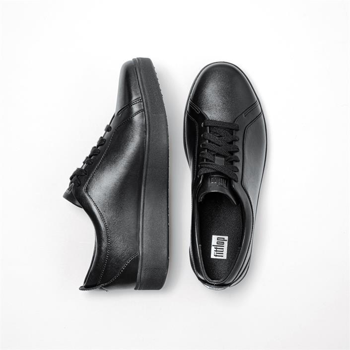 fitflop-all-black-sneaker