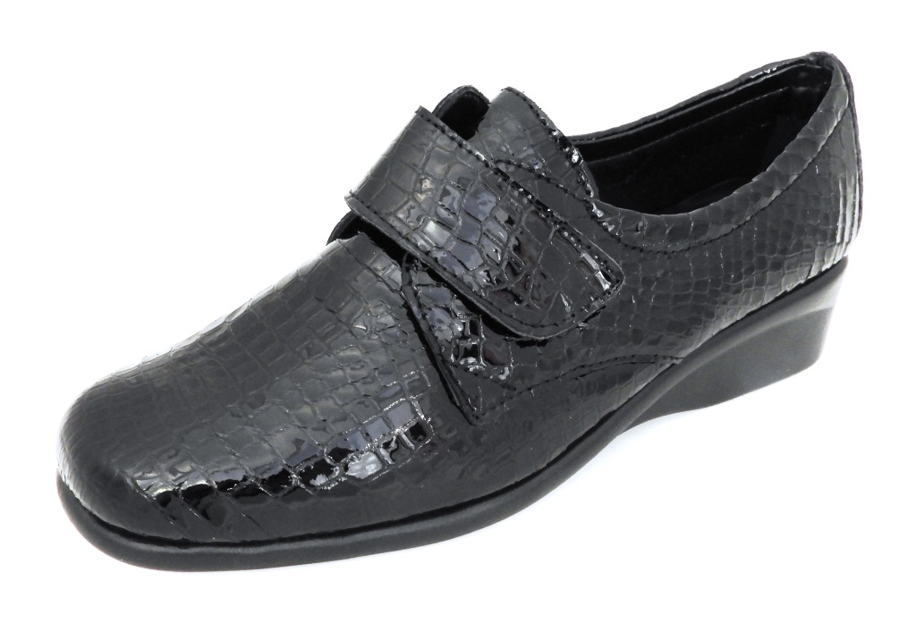 hush puppy velcro shoes