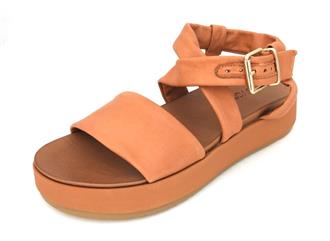 INUOVO Soepele cognac sandaal