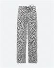 moves-adanna-jeans
