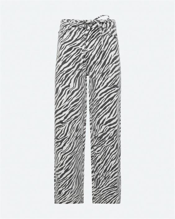 moves-adanna-jeans