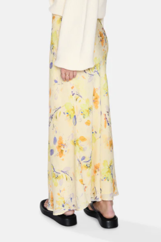 moves-gebry-skirt