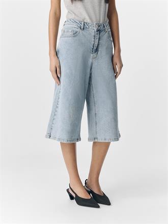 OBJECT Isra bermuda short
