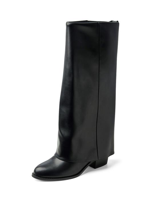 pieces-noa-over-fold-boot