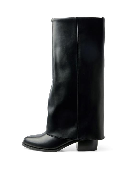 pieces-noa-over-fold-boot
