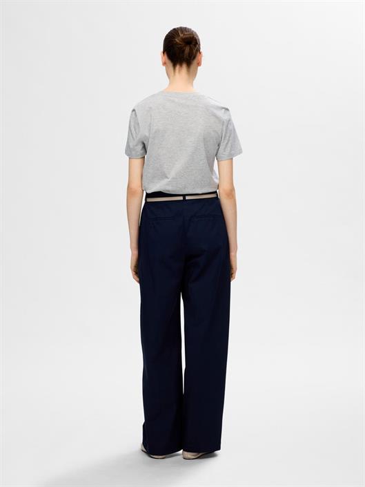 selected-f-essential-v-neck-tee