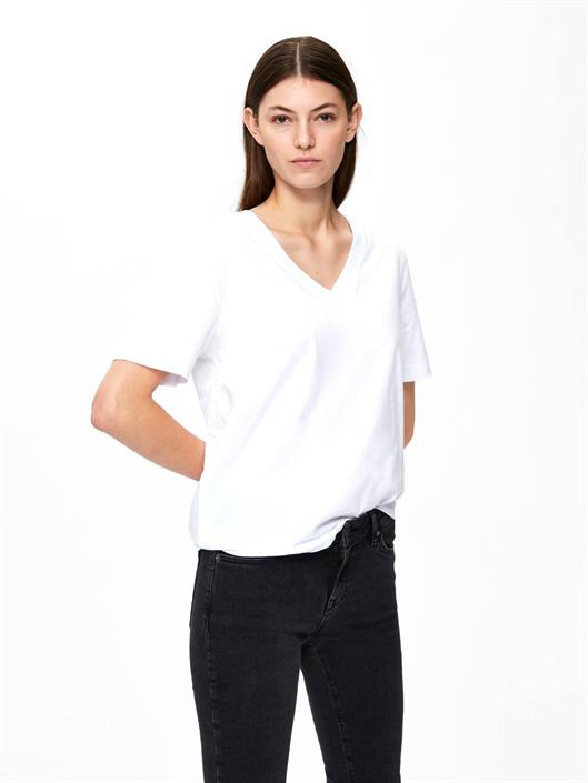 selected-f-essential-v-neck