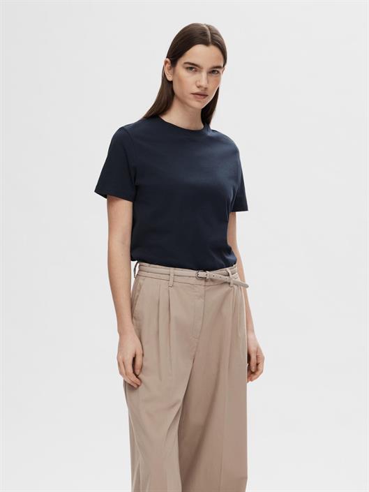 selected-f-myessential-o-neck-tee