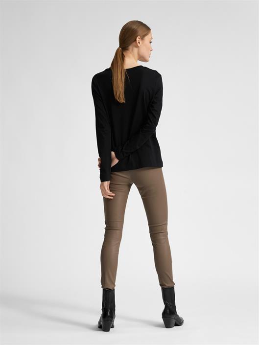 selected-f-standard-long-sleeve