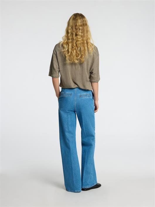 selected-f-vilja-linen-tee