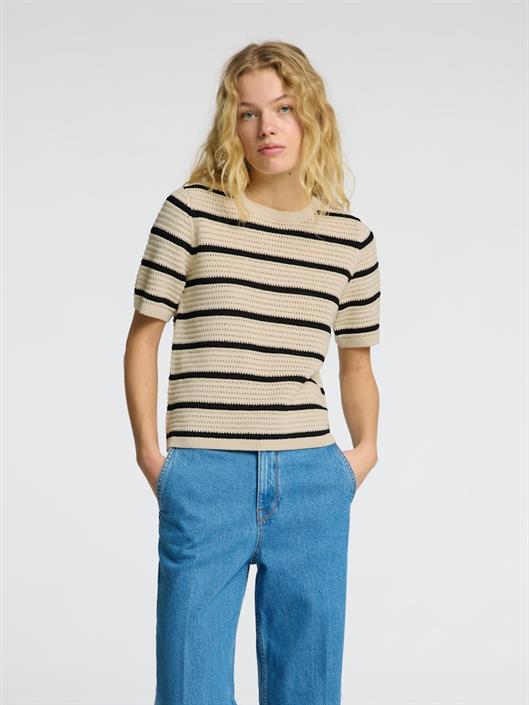 selected-f-vinna-structure-knit