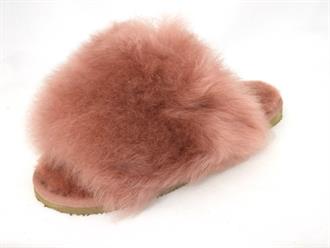 SHEPHERD Wine red slipper faux fur