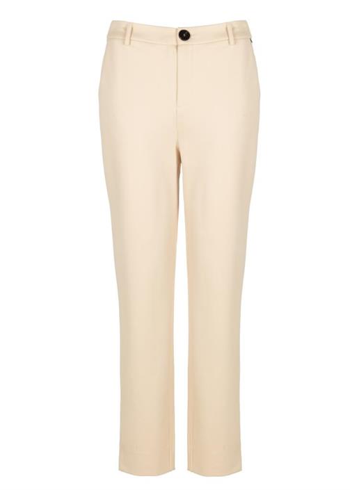 simple-yilas-pants