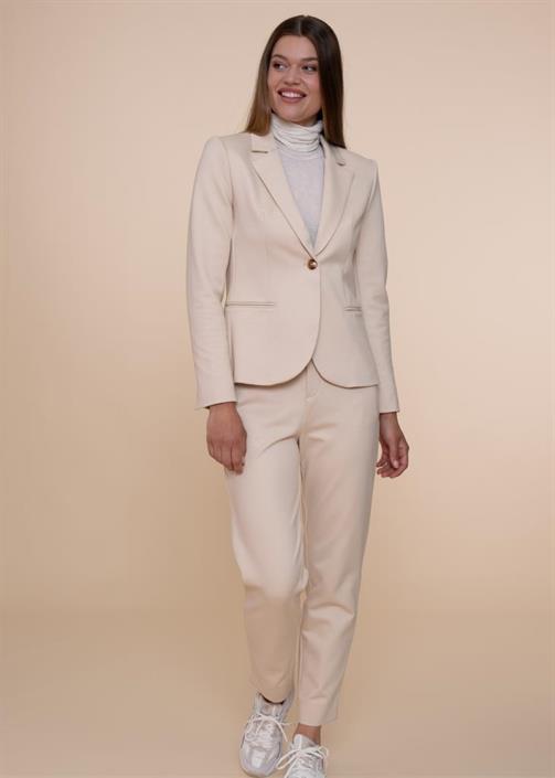 simple-yilas-pants