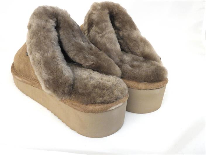 warmbat-camel-sheepskin-slipper