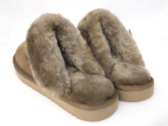 warmbat-mud-sheepskin-slipper