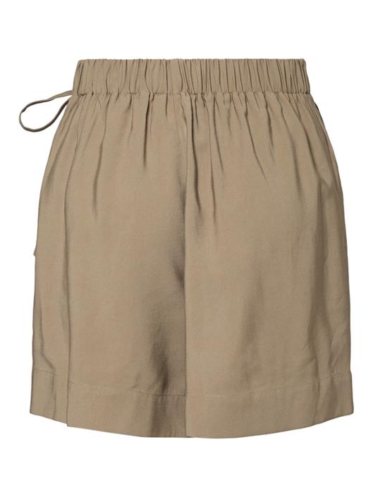 yas-ari-shorts